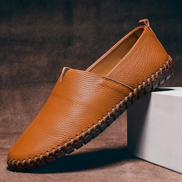 Mocassins de Couro Feitos à Mão