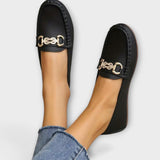 Cristina - Mocassim com detalhe Dourado