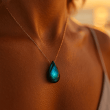 Matilde - Colar com Pedra de Labradorite