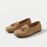 Nádia - Mocassins clássicos com detalhes em borlas